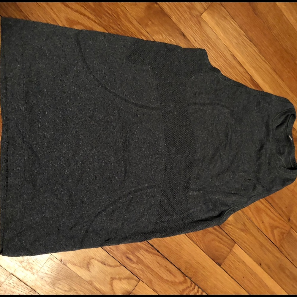 Lululemon gray muscle tank